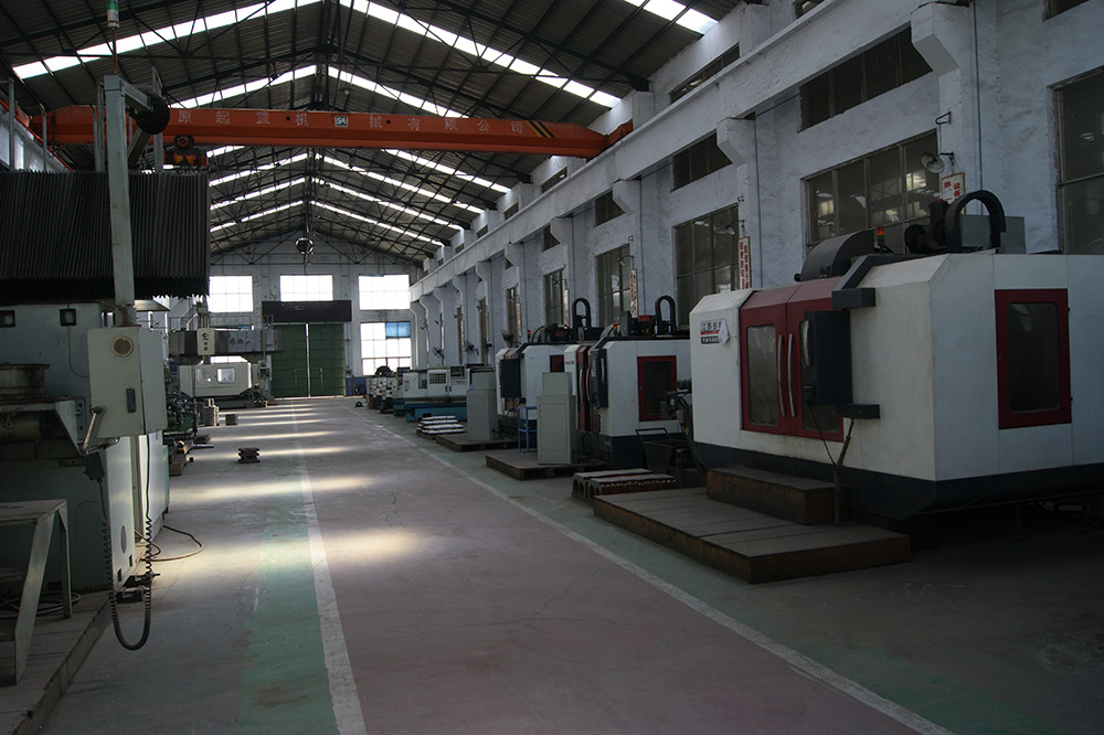 90000㎡大型有機(jī)肥設(shè)備生產(chǎn)基地通達(dá)重工金加工車(chē)間
