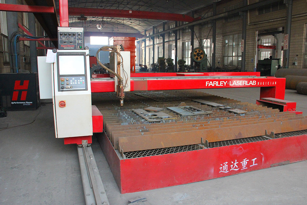通達(dá)重工金加工車(chē)間02