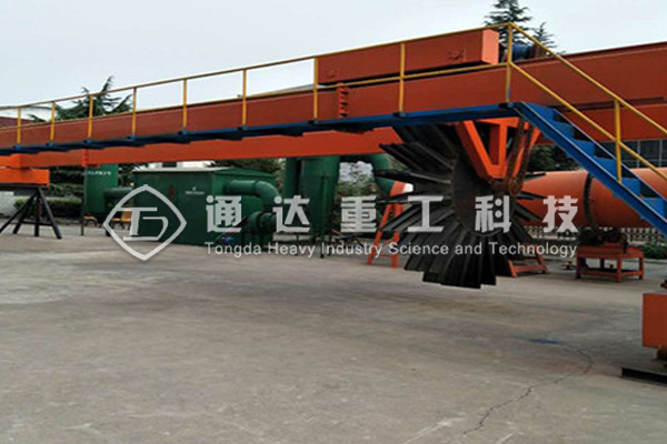 輪盤式翻堆機(jī)結(jié)構(gòu)特點(diǎn)，輪盤翻拋機(jī)操作使用保養(yǎng)技巧